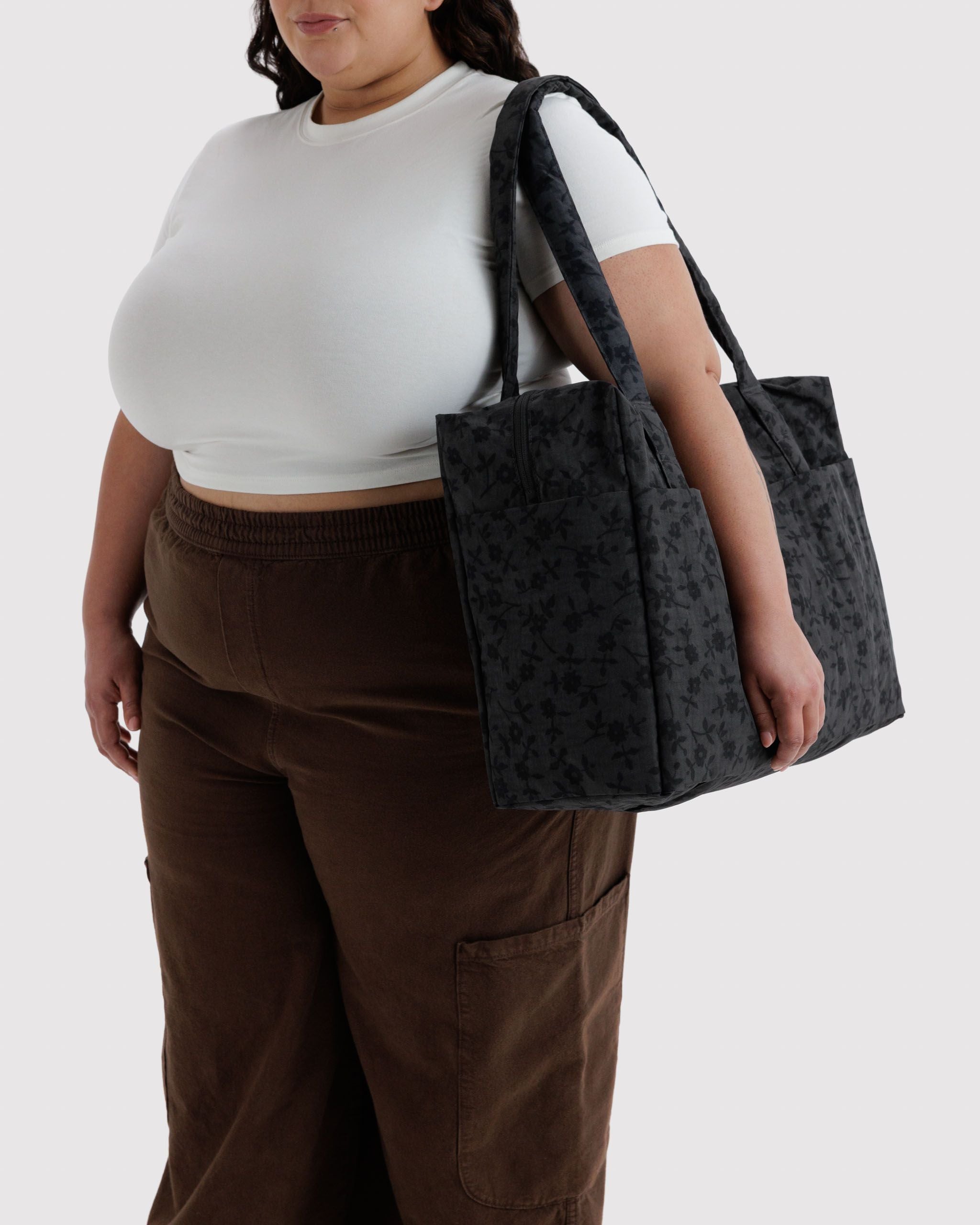 Cloud Carry-On in Charcoal Ditsy Floral - Organized Travel Carry