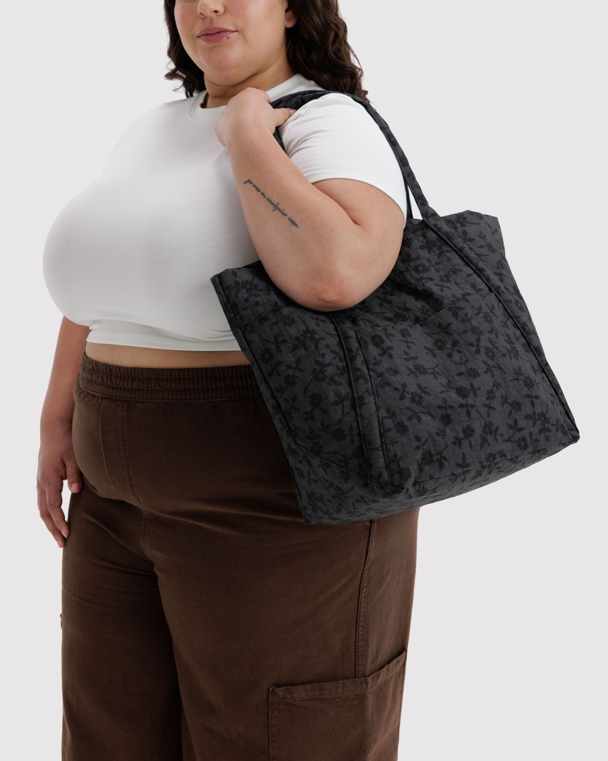 Cloud Bag in Charcoal Ditsy Floral - Roomy Everyday Carry