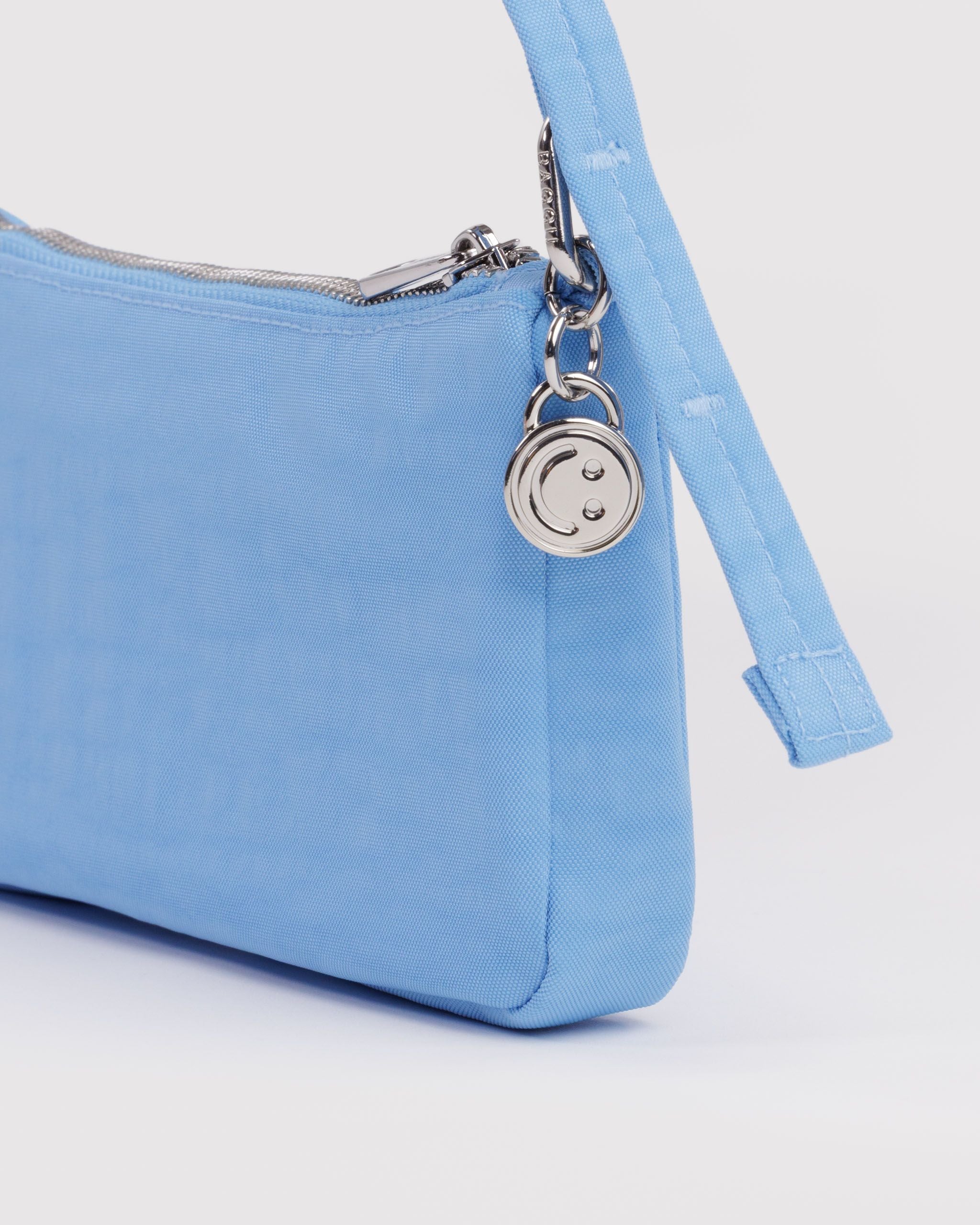 Nylon Pochette - Sale in Piscine - Hands Free Everyday Carry