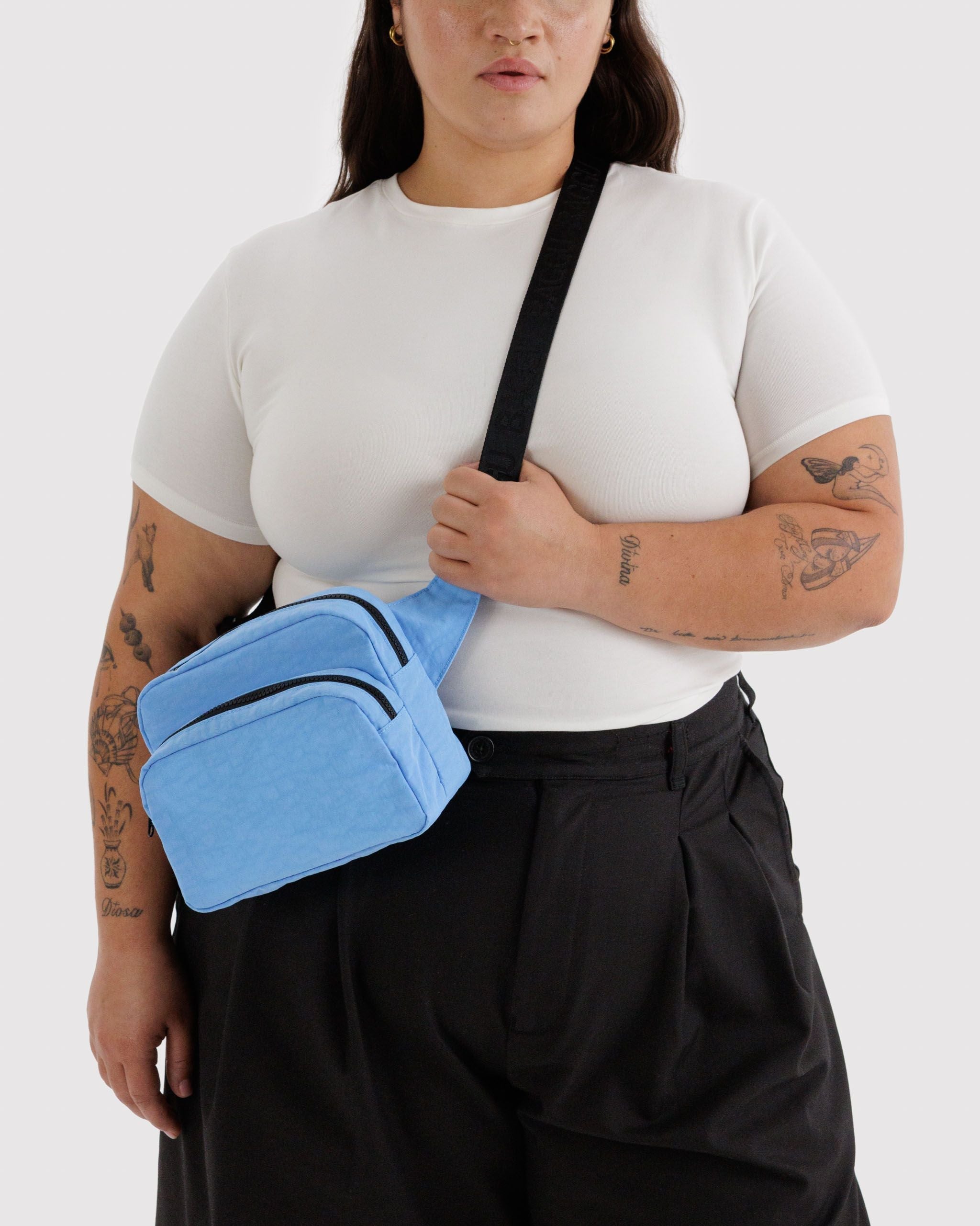 Fanny Pack in Piscine - Compact Hands Free Carry