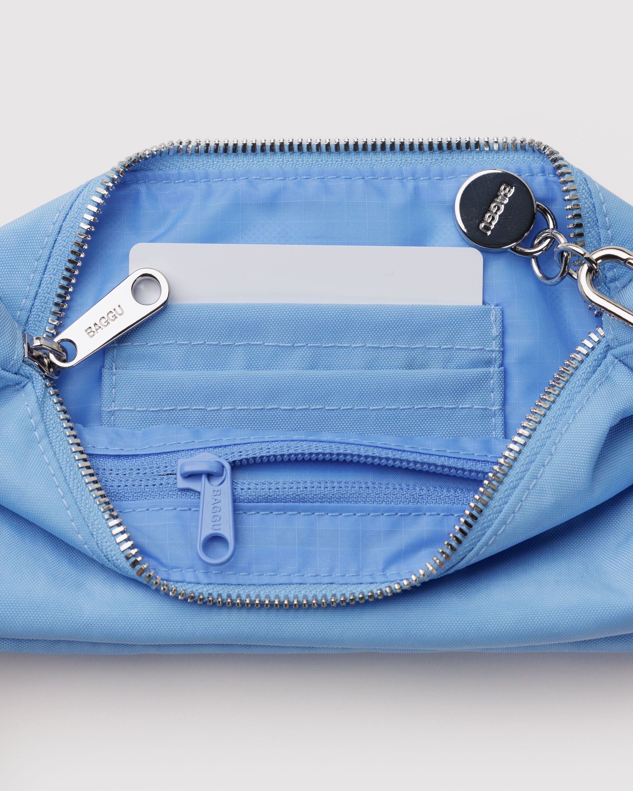 Nylon Pochette - Sale in Piscine - Hands Free Everyday Carry