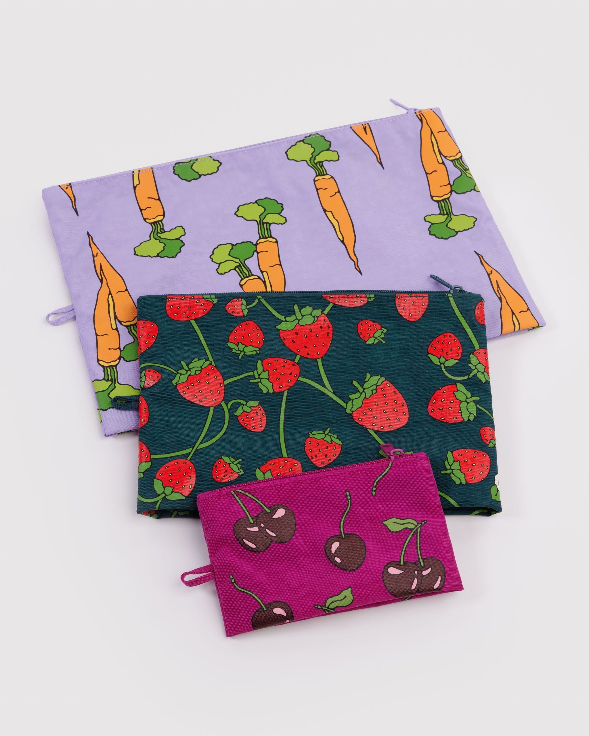 Go Pouch Set in Carrots and Berries - Easy Packing and Storage