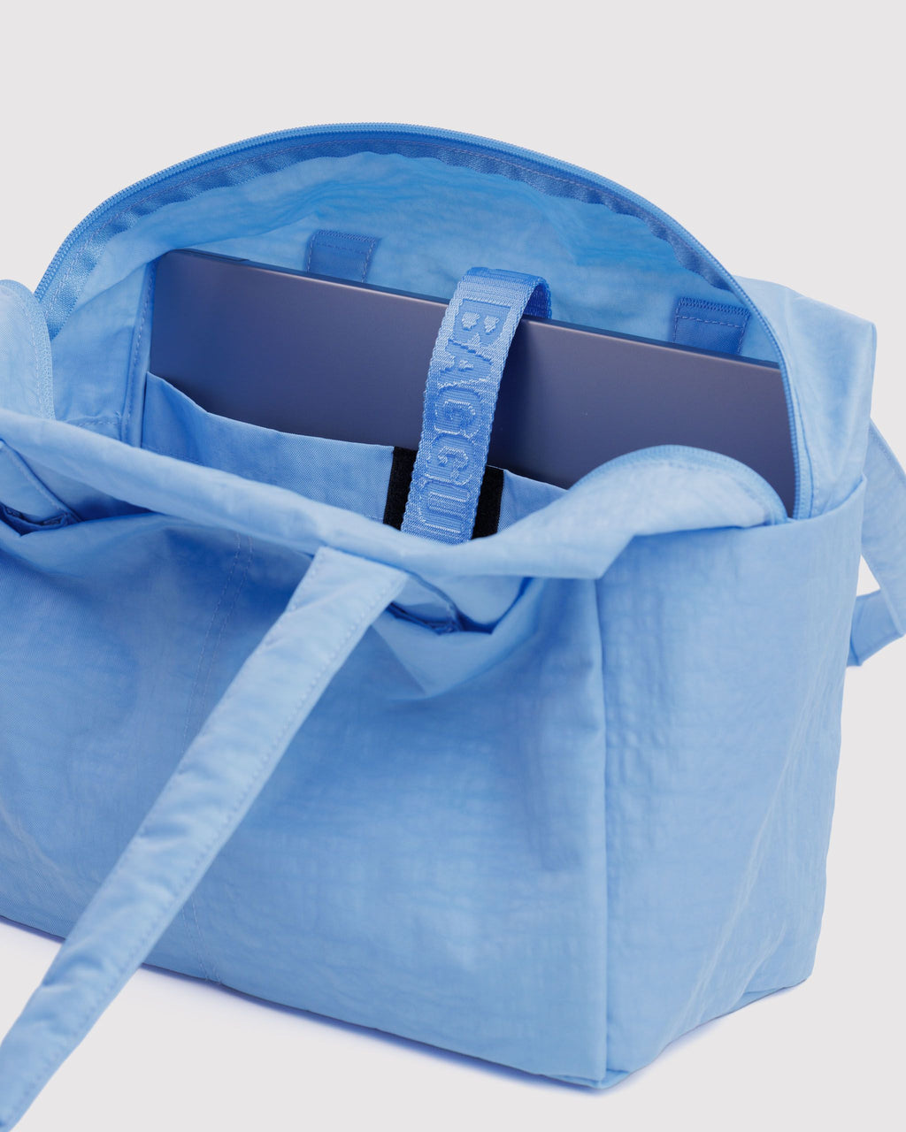 Everyday Cloud Bag in Piscine - Roomy Everyday Carry