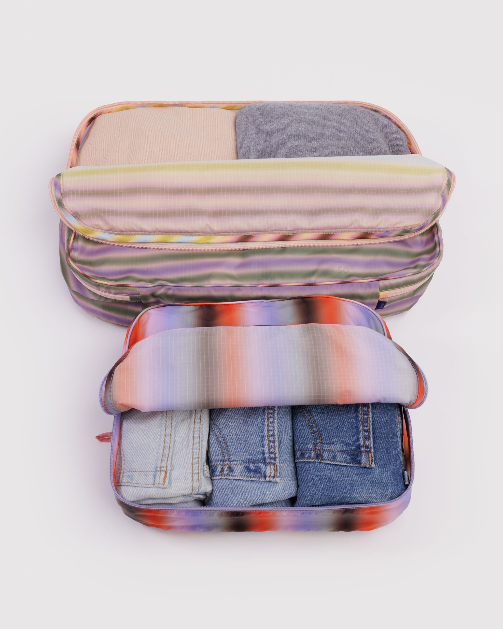 Large Packing Cube Set in Gradient Stripes - Easy Packing and Storage